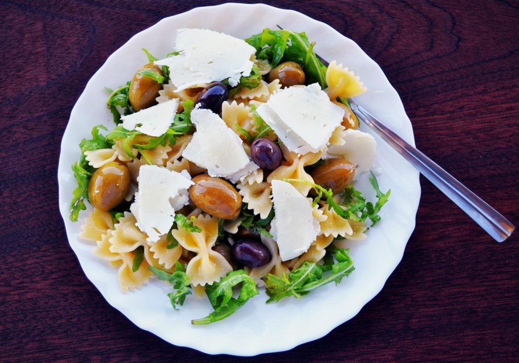 Greek salad. Quick healthy lunch 