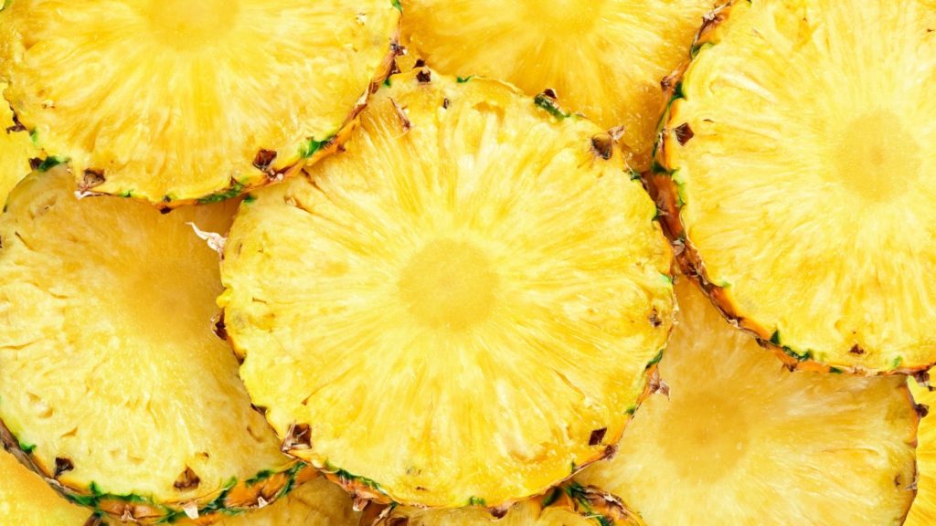 Pineapple slices - sideview of round slices